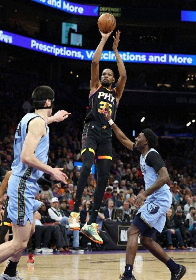 爱游戏-出色防守首场状态出色，IG观众沸腾！，杜兰特重返赛场全场沸腾不已-爱游戏